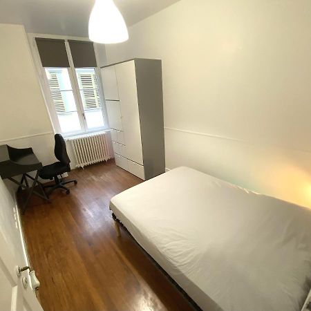 Floydroom'S Pau Chambre Hotes Dans Appartement Partage Proche Chateau Luaran gambar