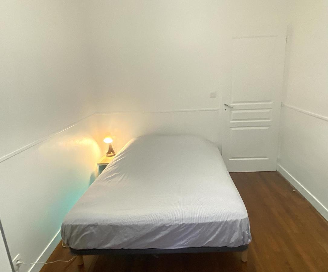 Floydroom'S Pau Chambre Hotes Dans Appartement Partage Proche Chateau Luaran gambar